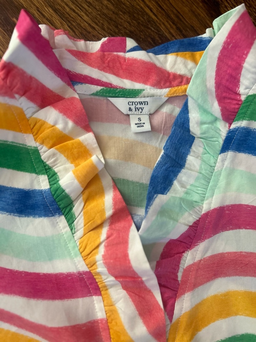 Crown & Ivy Ruffle V Neck Colorful Sleeveless Stripe Blouse Colorful Size Small - Picture 4 of 4